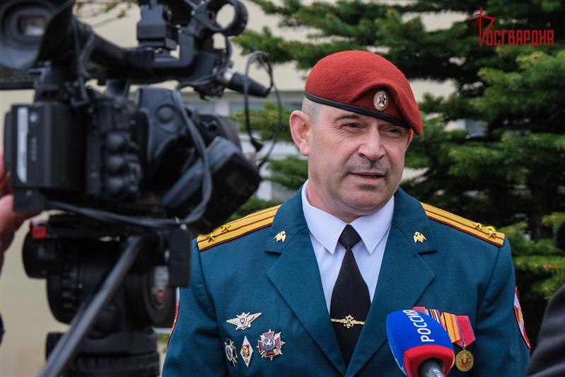 В часовню смоленского отдельного отряда специального назначения Центрального округа Росгвардии переданы мощи Георгия Победоносца