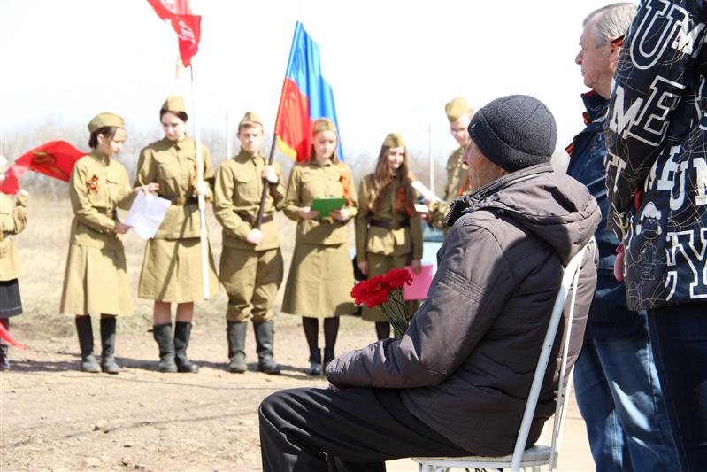 В честь участников Великой Отечественной войны сотрудники и военнослужащие Росгвардии из Иркутской области провели «Парад у дома ветерана»