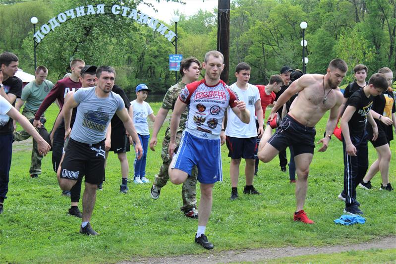 В Курске стартовала ежегодная спортивная акция «Зарядка с Росгвардией»