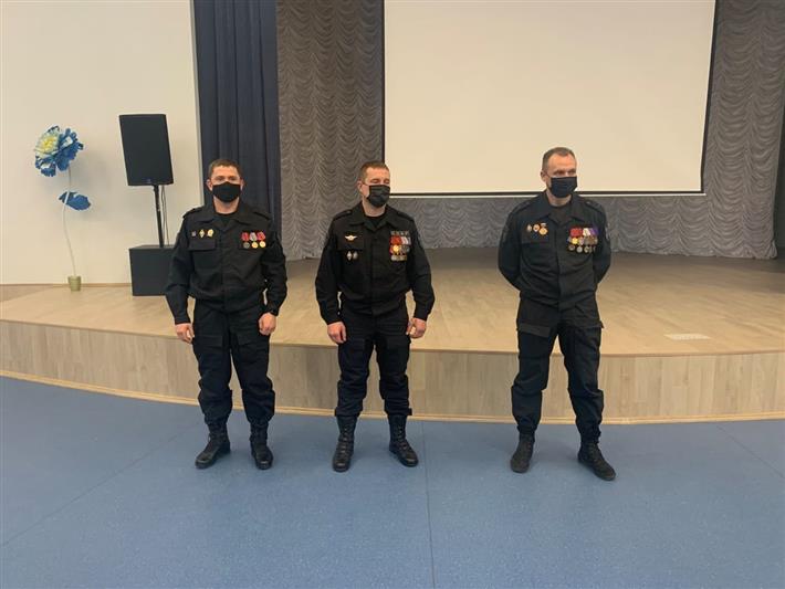В преддверии Дня Победы росгвардейцы проводят уроки мужества для белгородских школьников