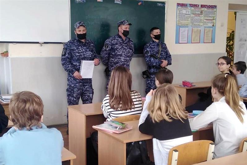 В Ростовской области сотрудники Росгвардии провели комплекс патриотических мероприятий приуроченных ко Дню Победы