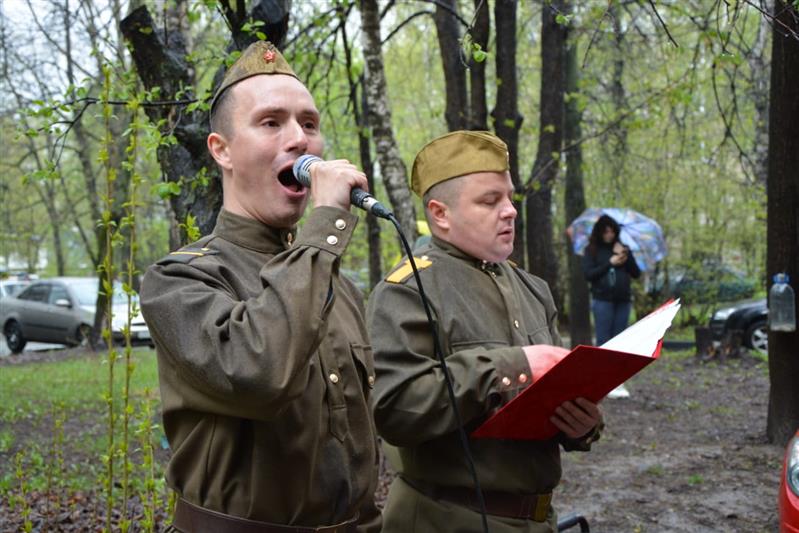 Военнослужащие дивизии Дзержинского поздравили ветеранов Великой Отечественной войны с Днем Победы
