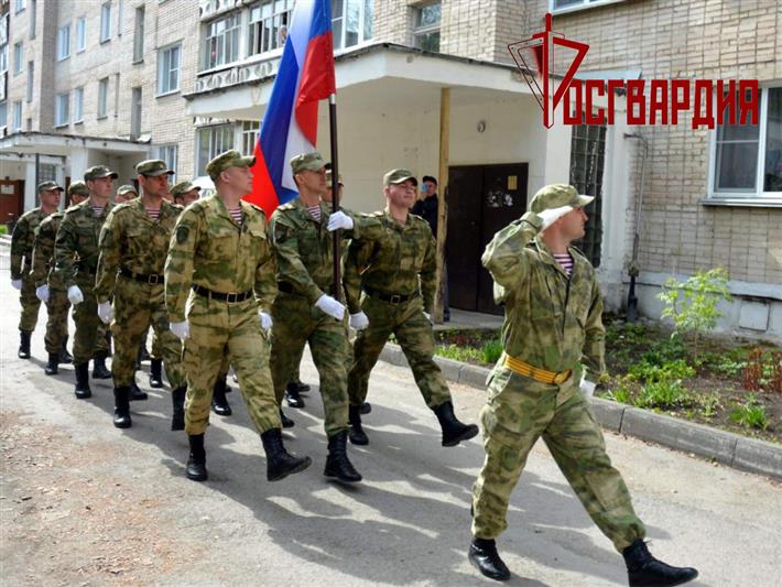 Военнослужащие озерской дивизии Росгвардии поздравили с Днём Победы фронтовиков и тружеников тыла