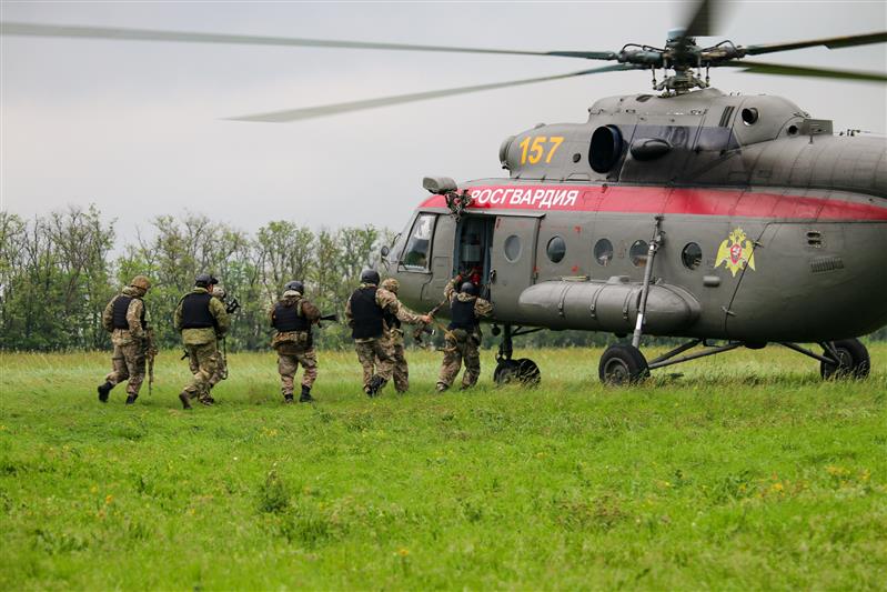 На Ставрополье сотрудники спецподразделений территориального органа Росгвардии отработали элементы десантной подготовки
