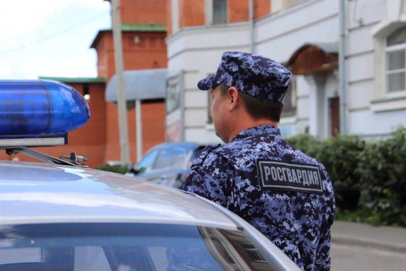 В Калининграде сотрудники Росгвардии задержали гражданку, подозреваемую в нанесении ножевого ранения мужчине
