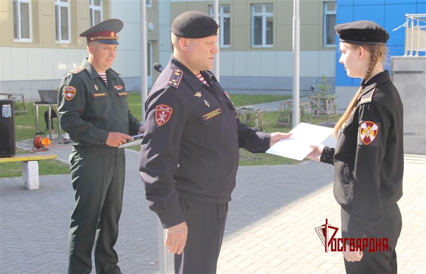 В Тюмени кадетам Росгвардии вручены свидетельства об окончании программы «Добровольная подготовка к военной службе»