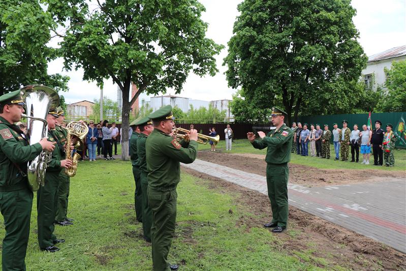 В Калужской области установили памятник пограничникам по инициативе сотрудника Росгвардии