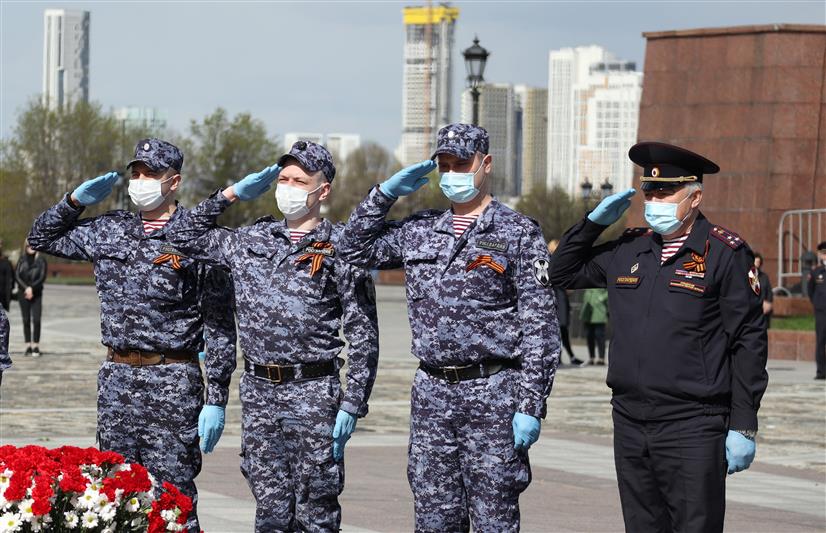 В Москве сотрудники Росгвардии провели памятные мероприятия, посвященные Дню Победы
