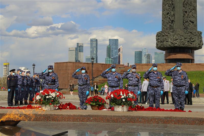 В Москве сотрудники Росгвардии провели памятные мероприятия, посвященные Дню Победы