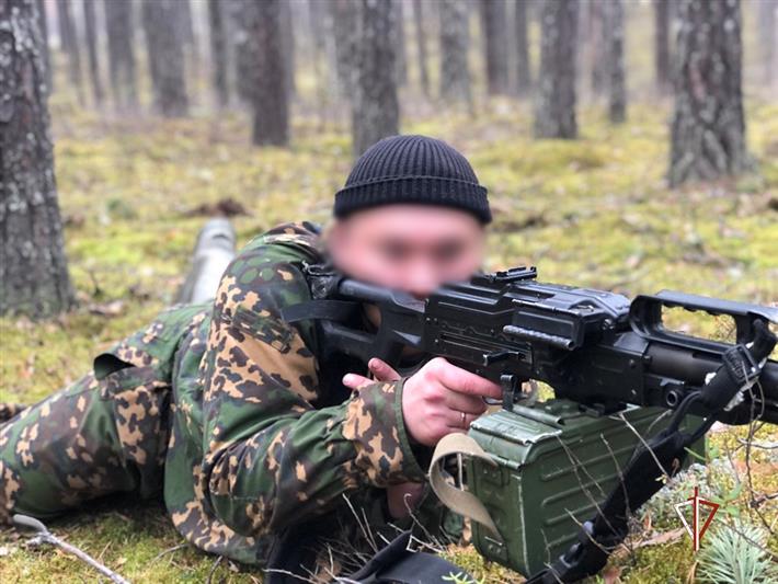 Полевой выход сотрудников ОМОН «Стерх» Росгвардии прошёл в Югре (видео)  