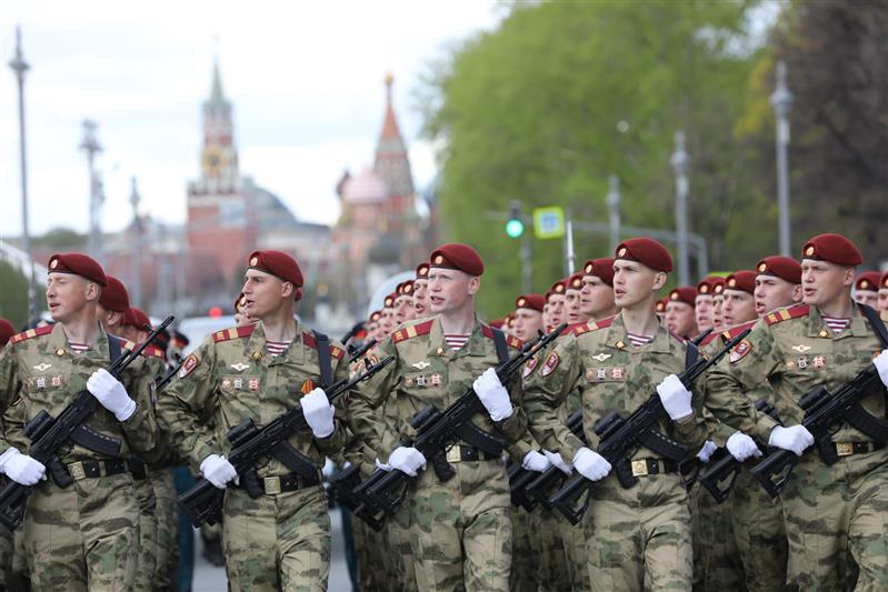Военнослужащие Росгвардии приняли участие в генеральной репетиции военного парада в честь Дня Победы