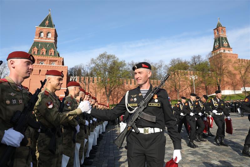 Военнослужащие Росгвардии приняли участие в генеральной репетиции военного парада в честь Дня Победы