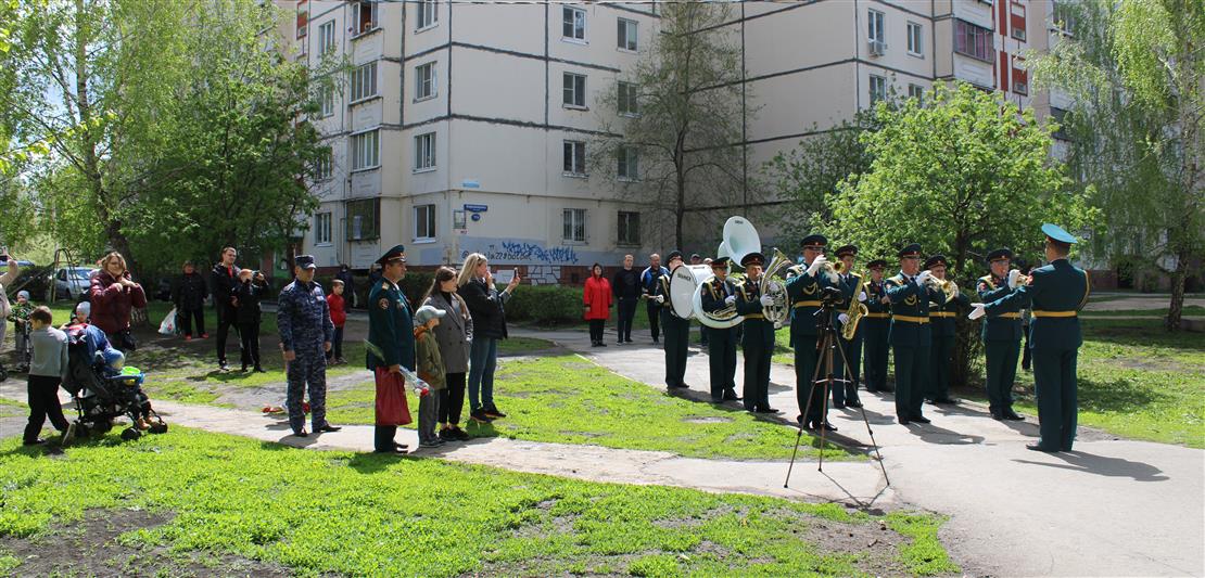 В Липецке поздравили с Днем Победы ветерана войск правопорядка - участника Великой Отечественной войны 