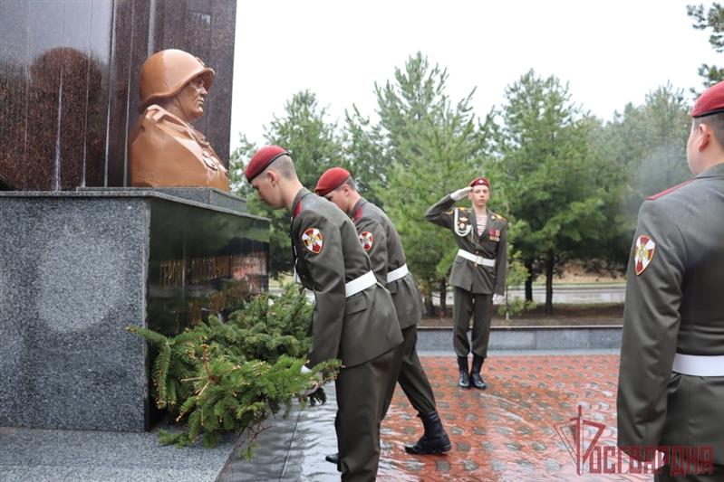 В Хабаровске росгвардейцы присоединились к Всероссийскому автопробегу «Вахта памяти. Сыны великой победы»
