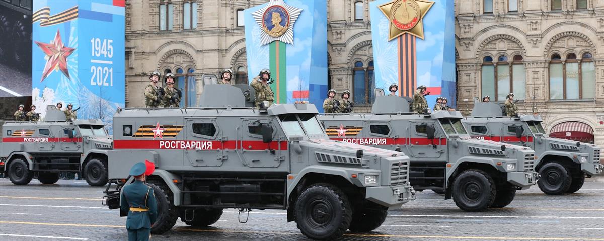 Военнослужащие Росгвардии приняли участие в военном параде на Красной площади 