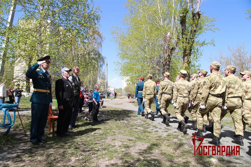 В Уральском округе Росгвардии стартовала всероссийская ведомственная акция «Парад у дома ветерана»