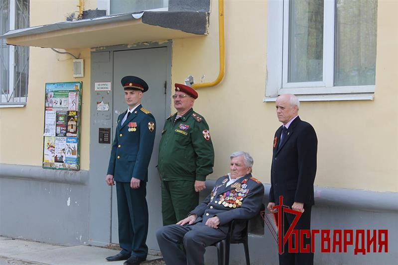 В Уральском округе Росгвардии стартовала всероссийская ведомственная акция «Парад у дома ветерана»