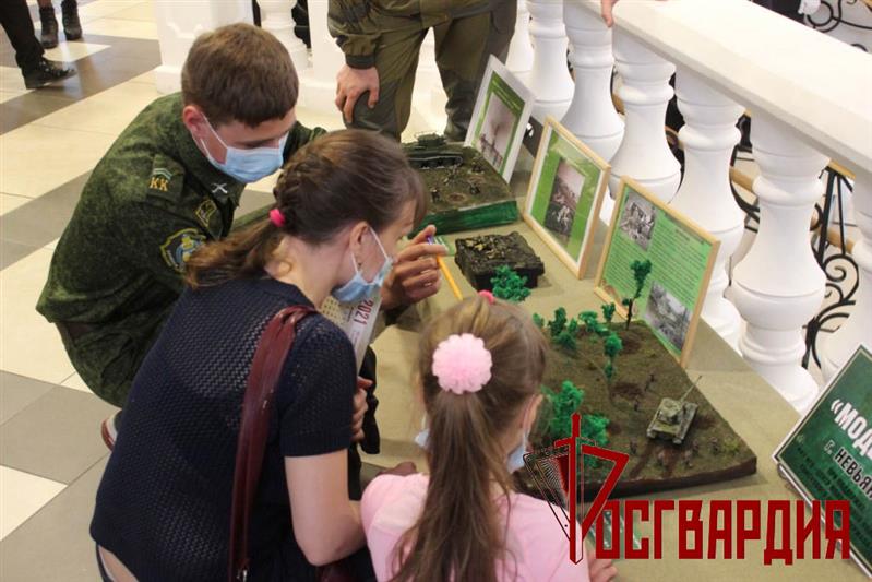 Военнослужащие калиновского соединения Росгвардии приняли участие в эстрадно-театральном вечере, посвященном 76-летию Великой Победы в Екатеринбурге