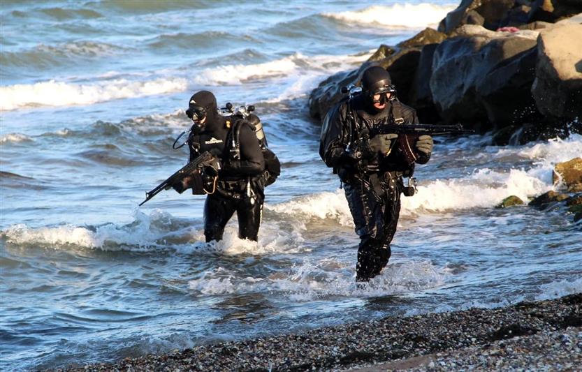 Боевые пловцы Росгвардии отмечают профессиональный праздник