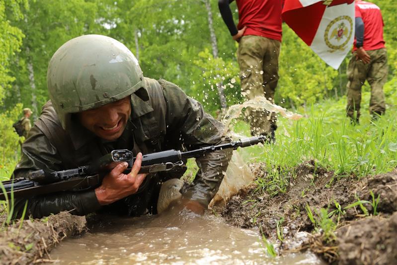 В Сибири прошли квалификационные испытания на право ношения крапового берета среди военнослужащих спецподразделений Росгвардии