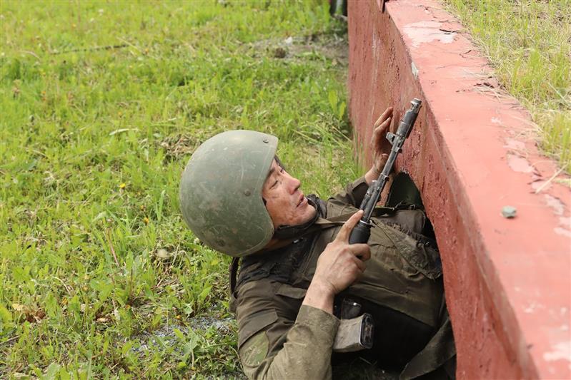 В Сибири прошли квалификационные испытания на право ношения крапового берета среди военнослужащих спецподразделений Росгвардии