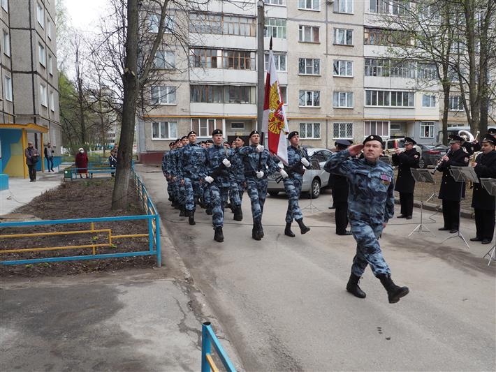 В Приволжье росгвардейцы провели патриотическую акцию «Парад у дома ветерана»