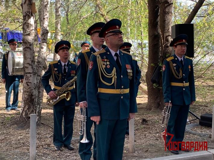 На Среднем Урале продолжается всероссийская патриотическая акция Росгвардии «Парад у дома ветерана» (видео)