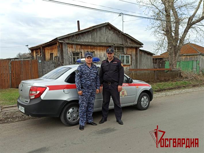 В Зауралье сотрудники Росгвардии спасли из пожара пенсионера