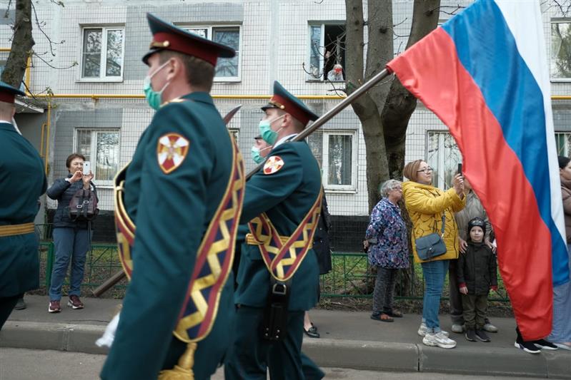 В преддверии Дня Победы Росгвардия проводит для ветеранов персональные парады 