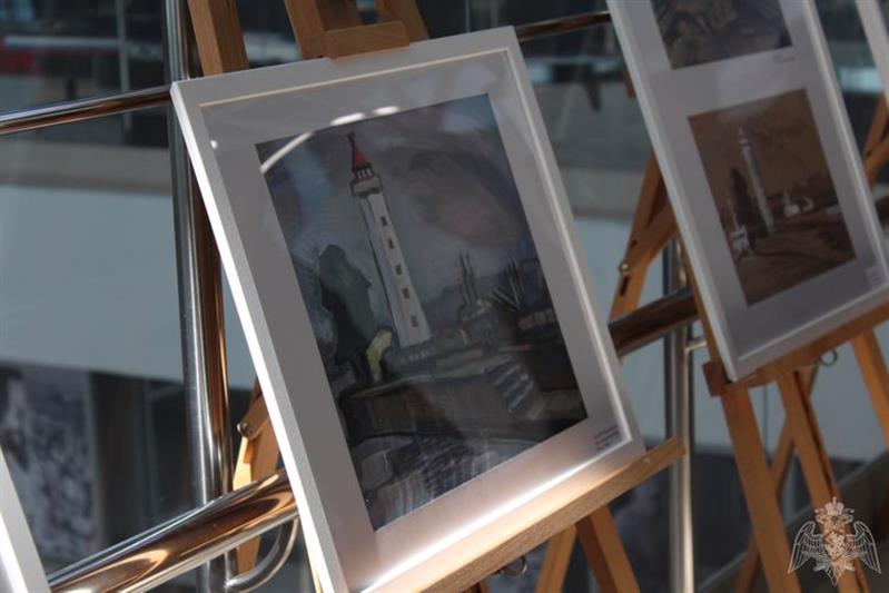 В  Саратове открылась выставка художественных работ финалистов творческого конкурса Росгвардии «Солдаты антитеррора»