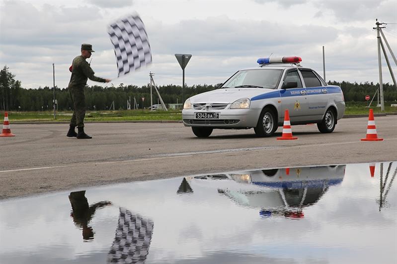 Команда военной автомобильной инспекции Росгвардии участвует во всеармейском этапе конкурса «Дорожный патруль» 