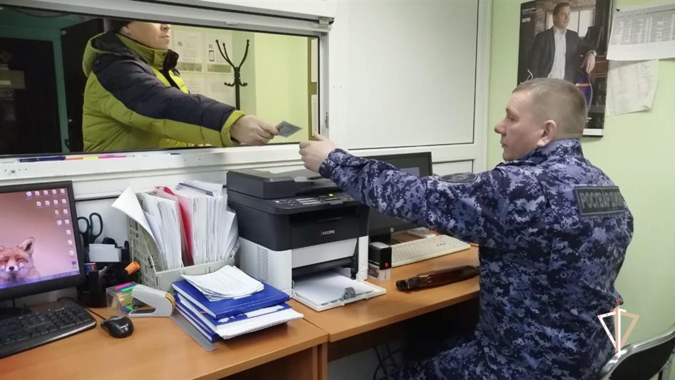 На Ямале сотрудники лицензионно-разрешительной работы Росгвардии  подвели итоги оперативно-профилактического мероприятия «Оружие»
