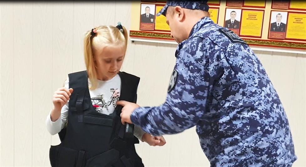 Сотрудники Росгвардии исполнили мечту 9-летней жительницы Ульяновска