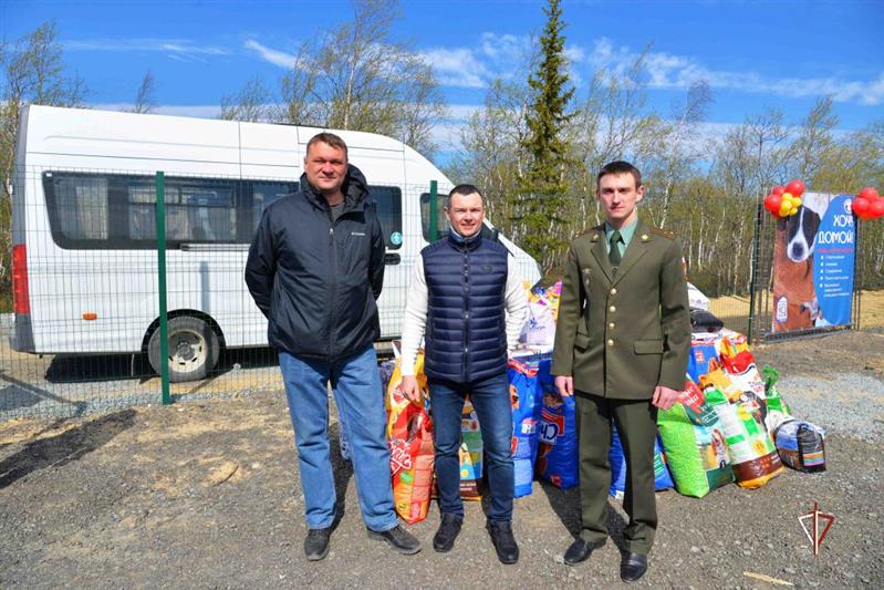 На Ямале офицер Росгвардии выступил экспертом на дне открытых дверей приюта для животных