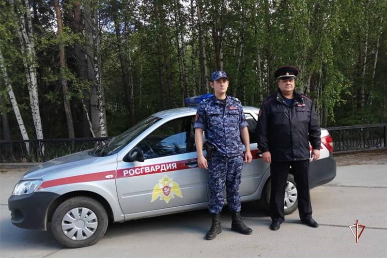 На Ямале сотрудники Росгвардии вернули матери её потерявшегося сына