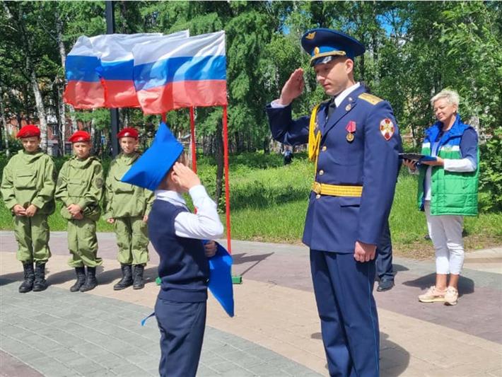 В Кузбассе летчики Росгвардии стали наставниками «юных леоновцев»