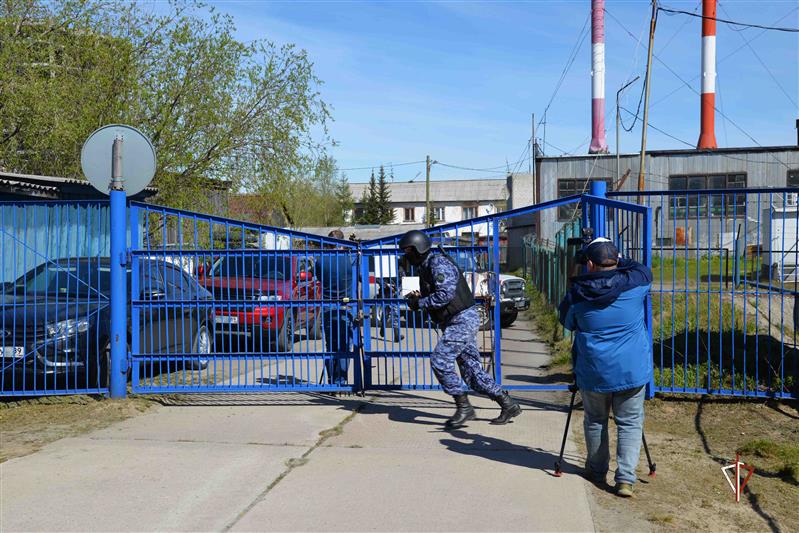 На Ямале журналисты понаблюдали за практической тренировкой сотрудников Росгвардии