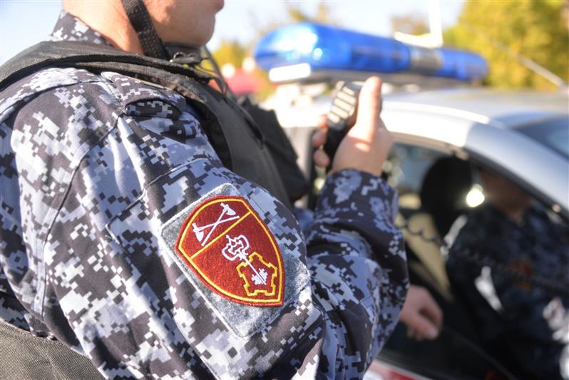 В Уфе росгвардейцы задержали трёх злоумышленников, избивавших мужчину, вступившегося за девушку