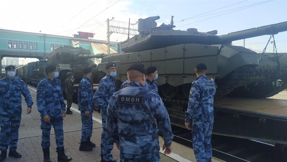 В Новосибирске сотрудники и военнослужащие Росгвардии приняли участие в военно-патриотической акции 