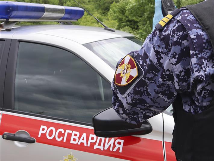 Росгвардейцы оказали помощь гражданам, пострадавшим в результате ДТП в Казани
