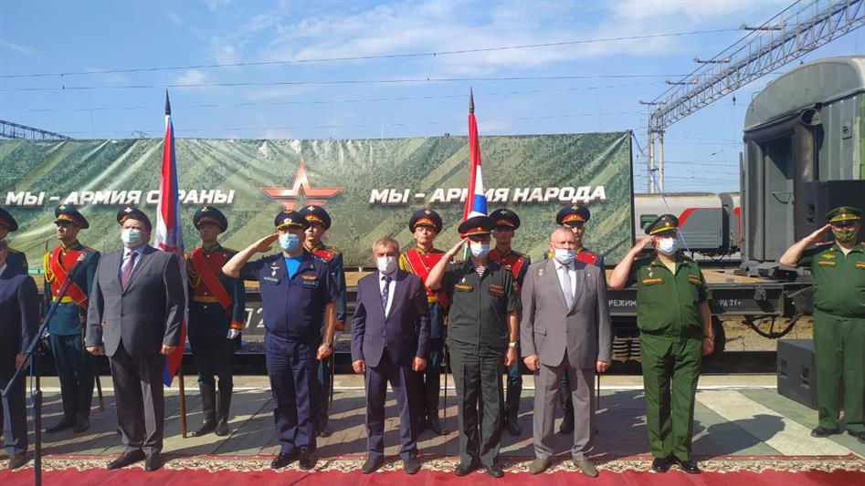 В Новосибирске сотрудники и военнослужащие Росгвардии приняли участие в военно-патриотической акции 