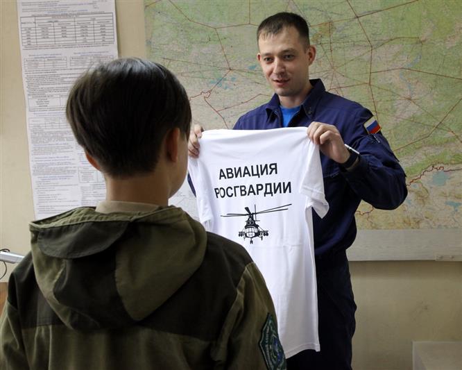 Лётчики Росгвардии исполнили мечту 10-летнего кемеровчанина