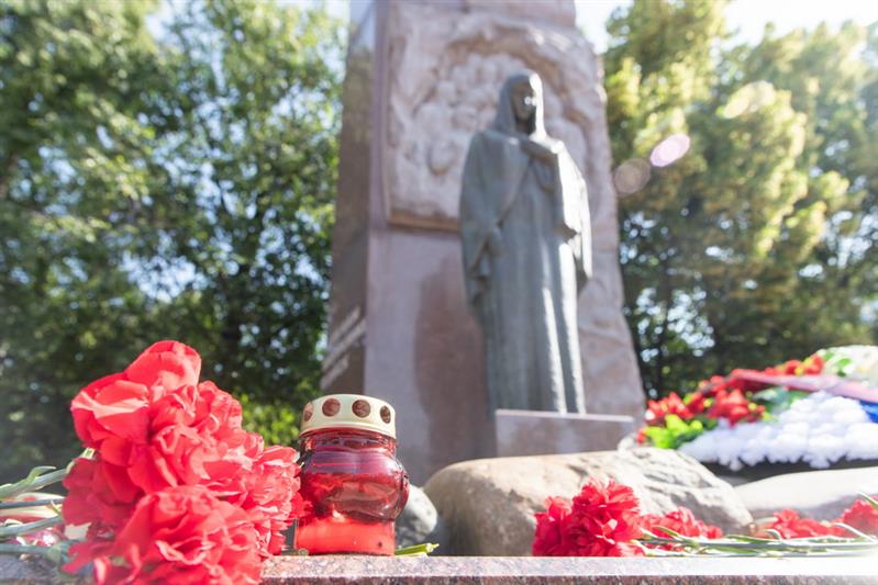 В День памяти и скорби военнослужащие и сотрудники центрального аппарата Росгвардии приняли участие во Всероссийской акции «Свеча памяти»