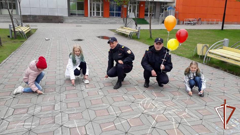 В Уральском округе Росгвардии состоялись праздничные мероприятия, посвященные Дню защиты детей