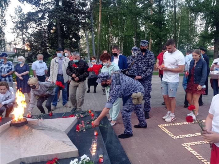 Росгвардейцы Центрального округа приняли участие в акции «Свеча памяти»