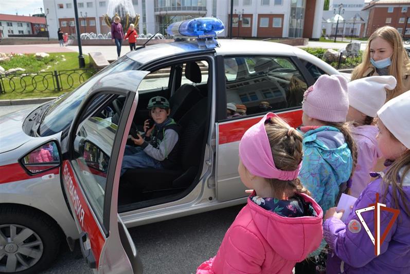 В Уральском округе Росгвардии состоялись праздничные мероприятия, посвященные Дню защиты детей