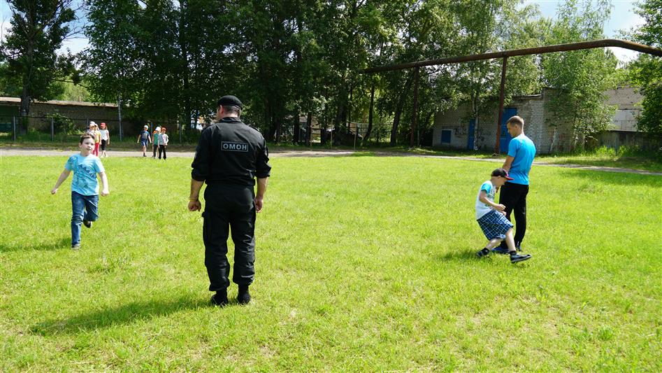 В Псковской области стартовала всероссийская акция «Каникулы с Росгвардией»