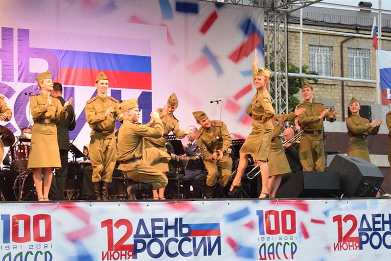 Академический ансамбль песни и пляски Росгвардии выступил в Каспийске 