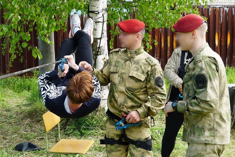 Спецназ Росгвардии принял участие в организации военных сборов со студентами архангельского техникума