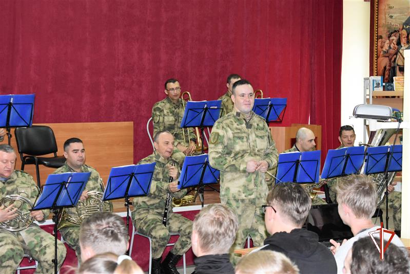 В калиновском соединении Росгвардии состоялись сборы для молодежи призывного возраста